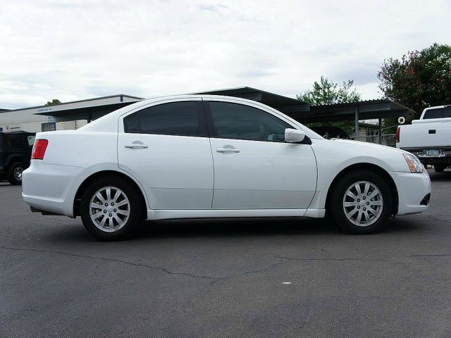 Mitsubishi Galant 2012 photo 1