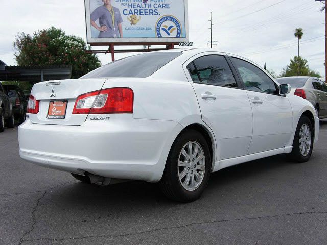 Mitsubishi Galant 2012 photo 4