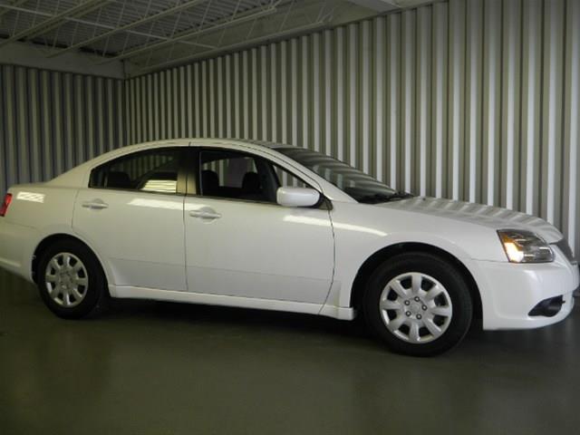 Mitsubishi Galant 2012 photo 2