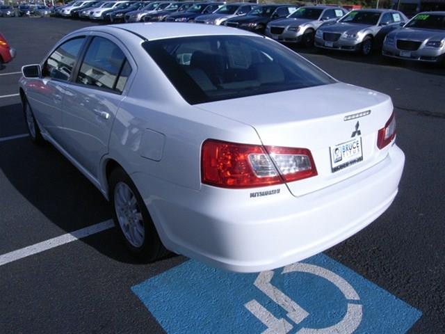 Mitsubishi Galant 2012 photo 13