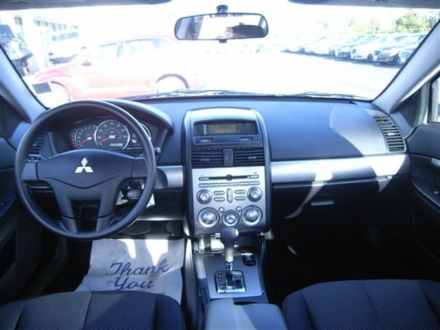 Mitsubishi Galant 2012 photo 15