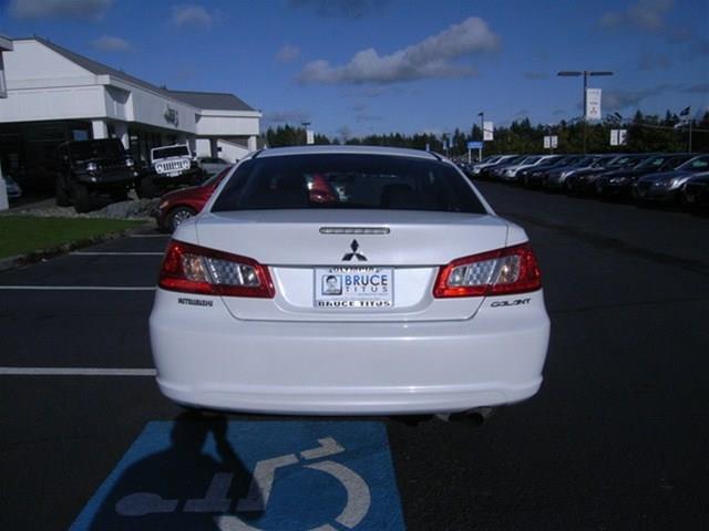 Mitsubishi Galant 2012 photo 17