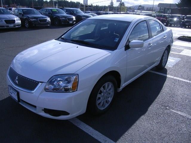 Mitsubishi Galant 2012 photo 4