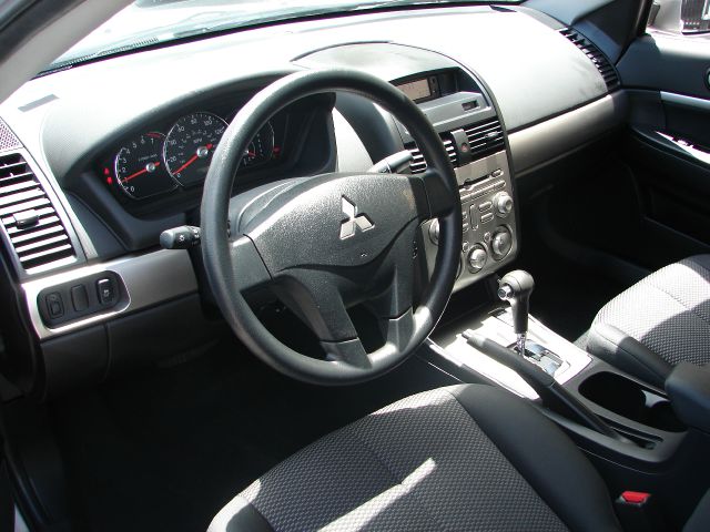 Mitsubishi Galant 2012 photo 14