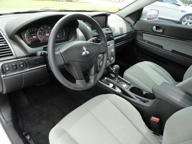 Mitsubishi Galant 2012 photo 12