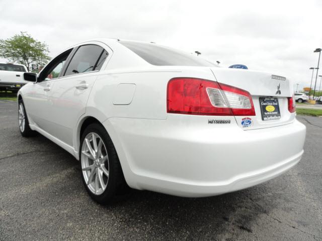 Mitsubishi Galant 2012 photo 6