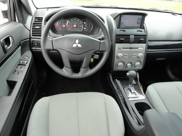 Mitsubishi Galant 2012 photo 9