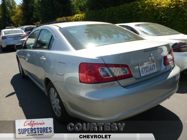 Mitsubishi Galant 2012 photo 2