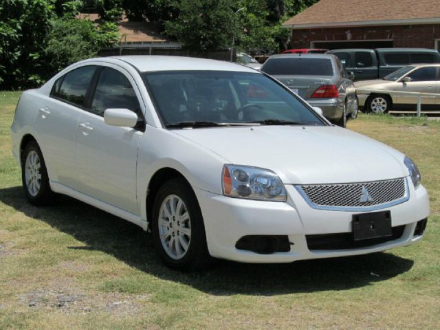 Mitsubishi Galant 2012 photo 1