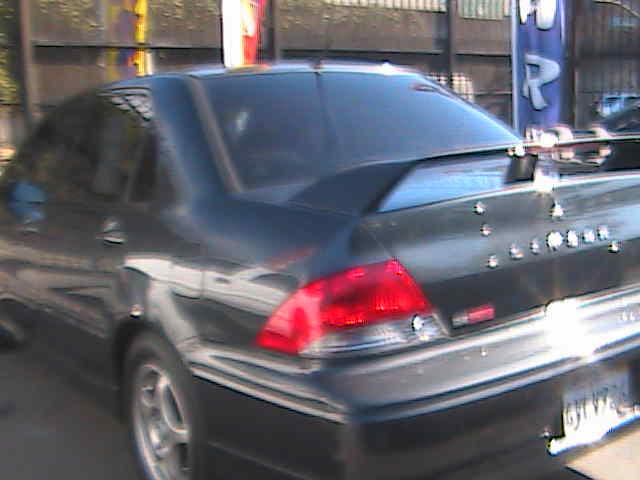 Mitsubishi Lancer 2002 photo 2