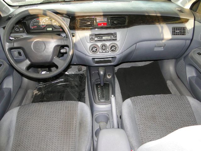 Mitsubishi Lancer 2002 photo 28