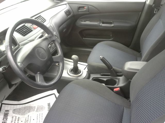 Mitsubishi Lancer 2003 photo 2