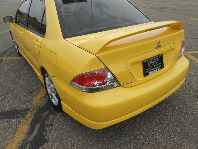 Mitsubishi Lancer 2004 photo 2