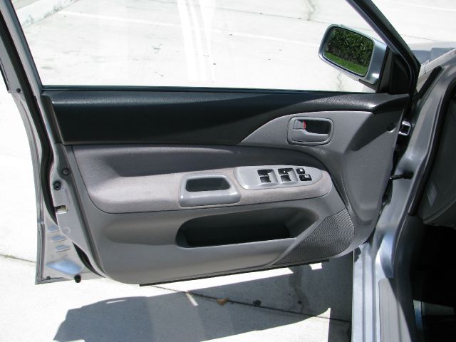 Mitsubishi Lancer 2005 photo 19