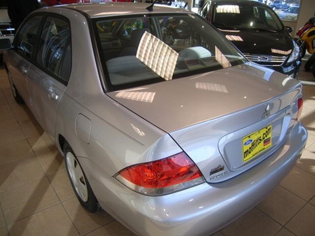 Mitsubishi Lancer 2005 photo 3