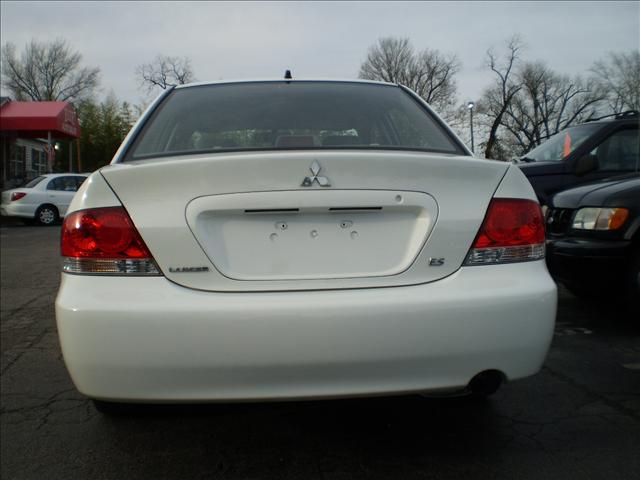 Mitsubishi Lancer 2005 photo 2