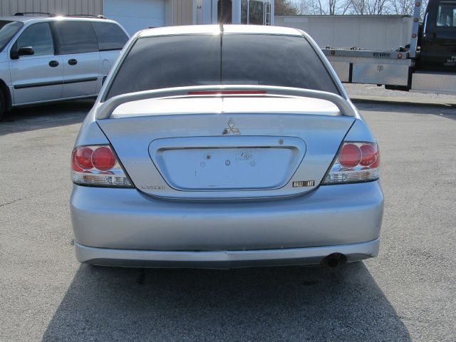 Mitsubishi Lancer 2005 photo 2