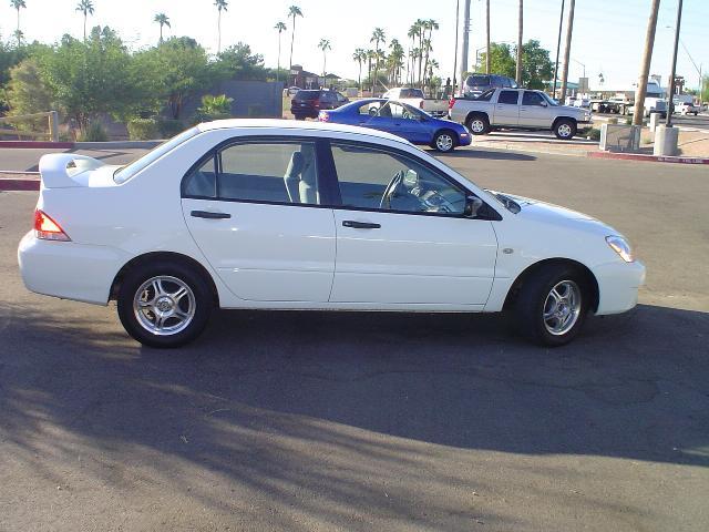 Mitsubishi Lancer LW2 Sedan