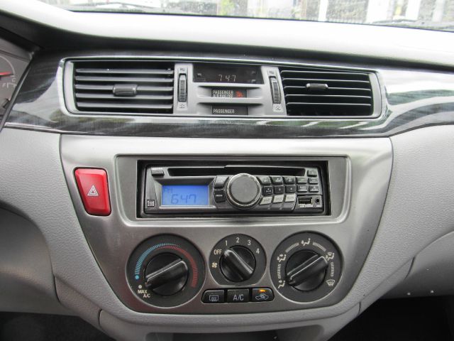 Mitsubishi Lancer 2006 photo 2