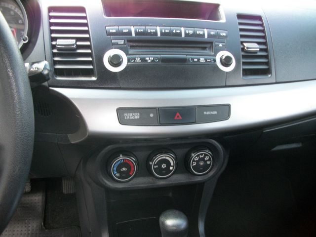 Mitsubishi Lancer 2009 photo 13