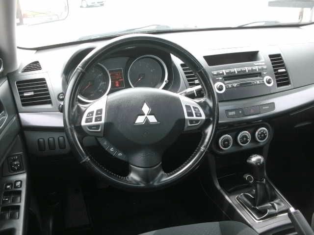 Mitsubishi Lancer 2009 photo 12