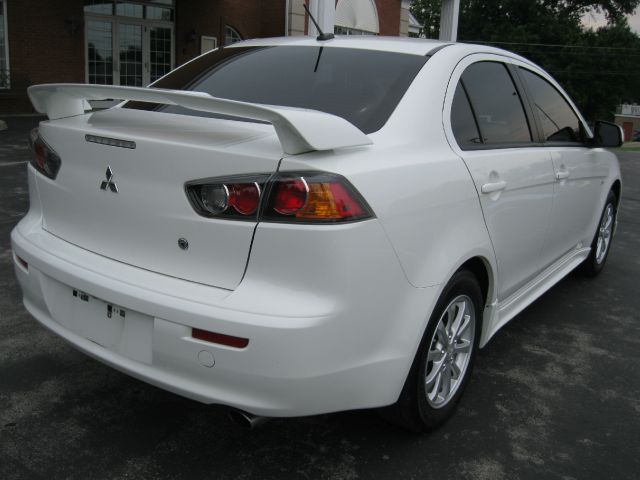 Mitsubishi Lancer 2010 photo 2