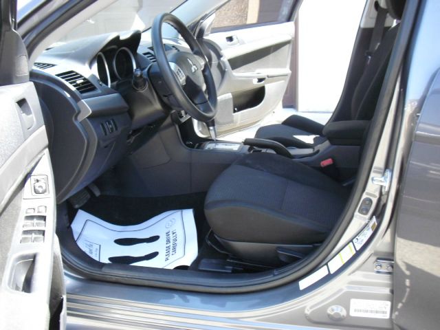 Mitsubishi Lancer 2010 photo 33