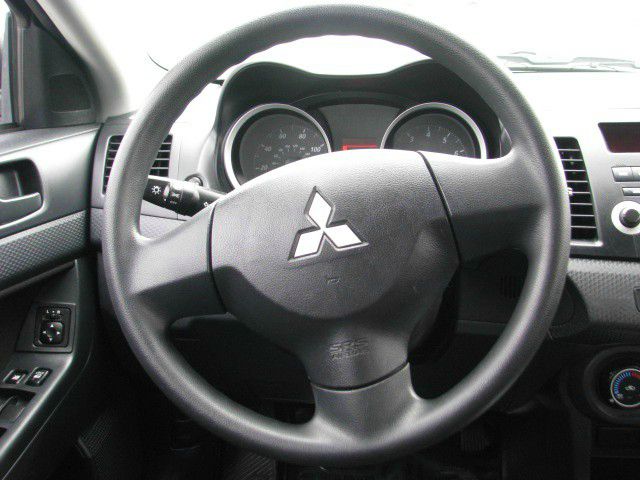 Mitsubishi Lancer 2010 photo 10