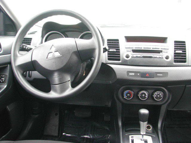 Mitsubishi Lancer 2010 photo 2