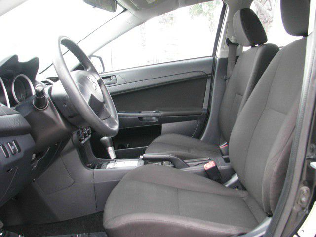 Mitsubishi Lancer 2010 photo 4