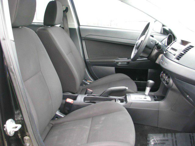 Mitsubishi Lancer 2010 photo 5