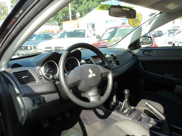 Mitsubishi Lancer 2010 photo 2