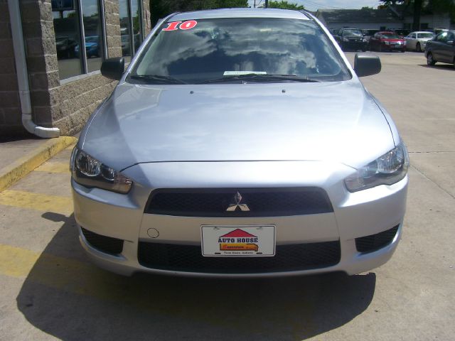 Mitsubishi Lancer 2010 photo 1