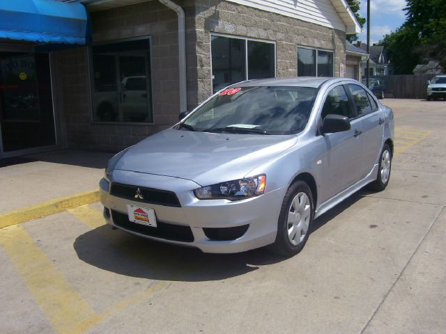 Mitsubishi Lancer 2010 photo 2