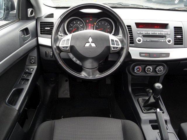 Mitsubishi Lancer 2010 photo 2