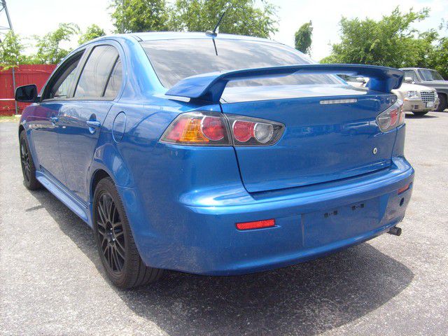 Mitsubishi Lancer 2010 photo 2