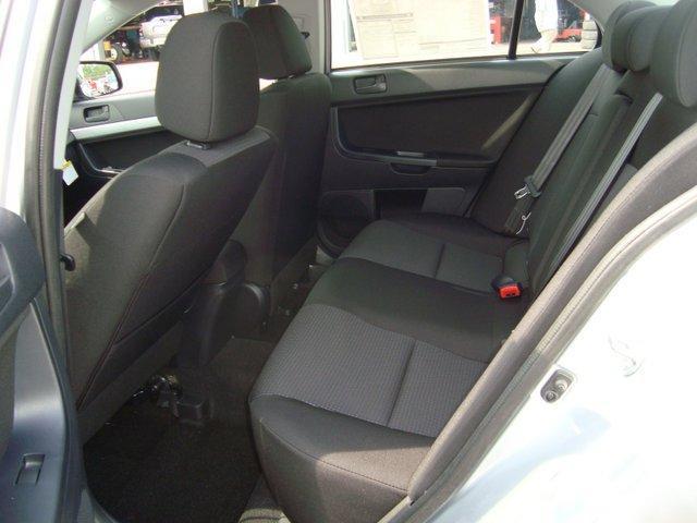 Mitsubishi Lancer 2011 photo 3