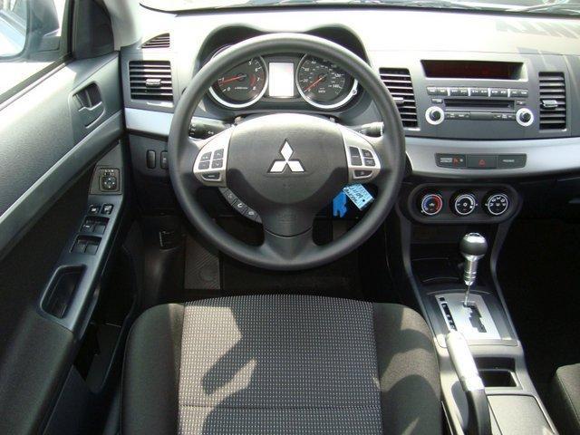 Mitsubishi Lancer 2011 photo 4