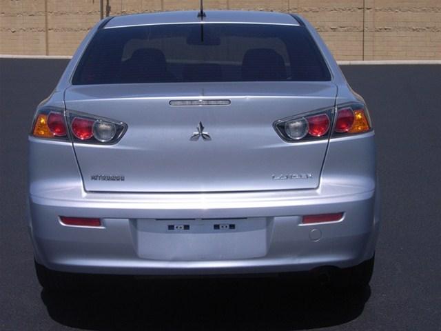 Mitsubishi Lancer 2011 photo 4