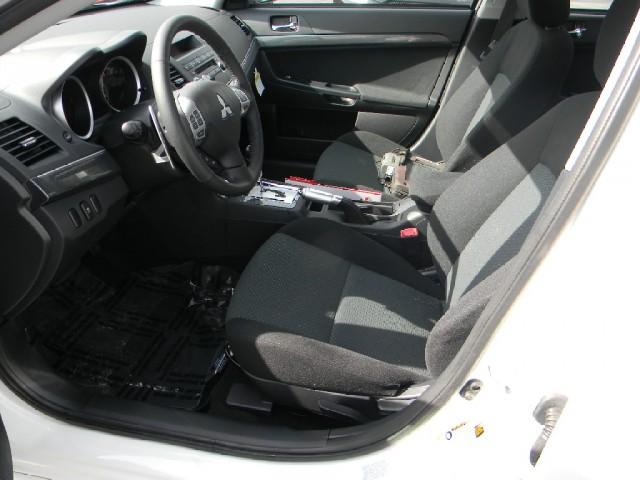 Mitsubishi Lancer 2011 photo 2