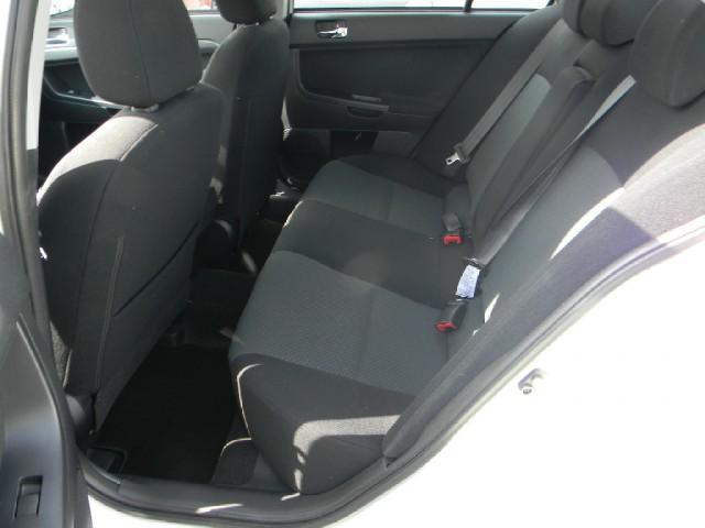 Mitsubishi Lancer 2011 photo 3