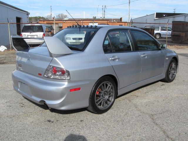 Mitsubishi Lancer Evolution 2005 photo 3