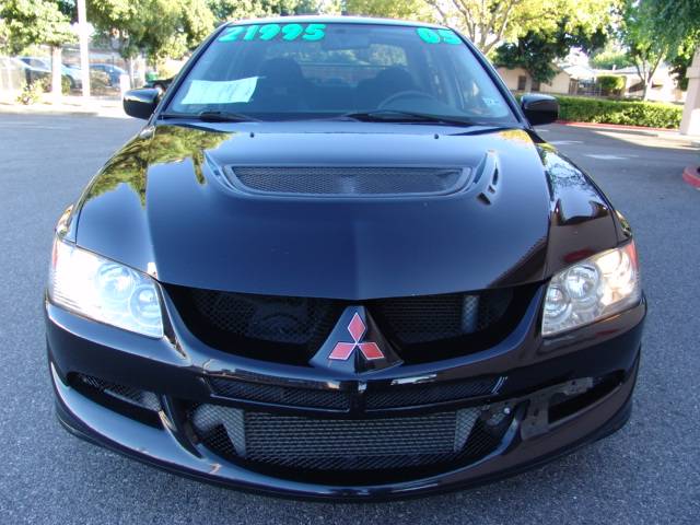 Mitsubishi Lancer Evolution 2005 photo 2