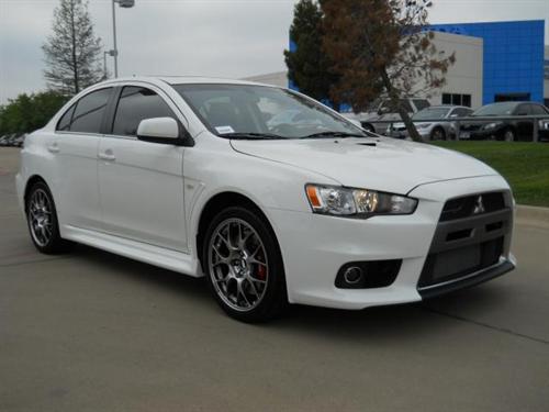 Mitsubishi Lancer Evolution 2010 photo 2