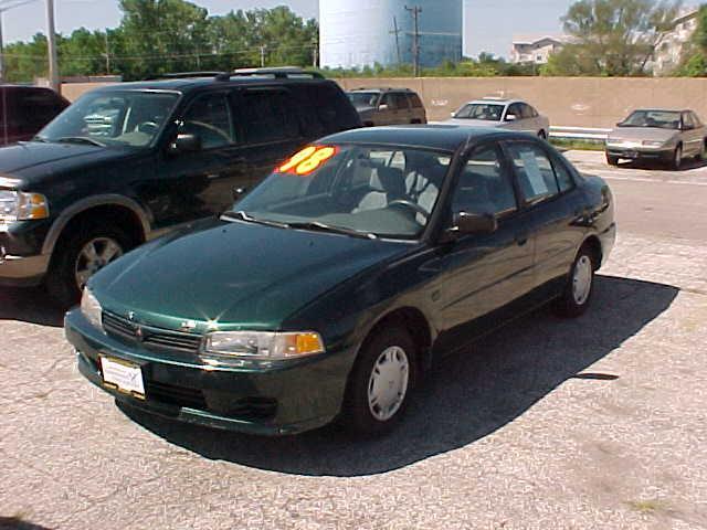 Mitsubishi Mirage 1998 photo 3