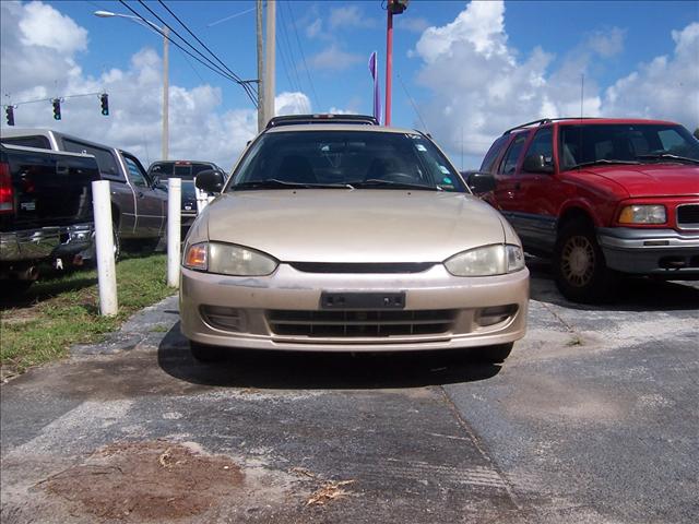 Mitsubishi Mirage 1999 photo 1