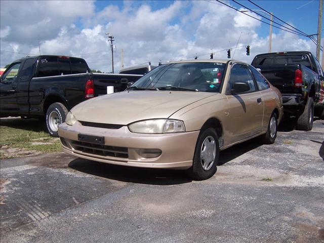 Mitsubishi Mirage 1999 photo 2