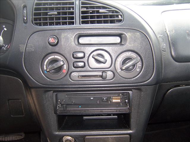 Mitsubishi Mirage 1999 photo 4