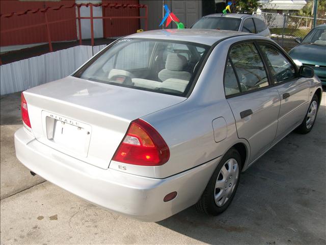 Mitsubishi Mirage 2001 photo 2