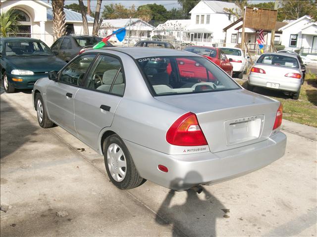 Mitsubishi Mirage 2001 photo 3